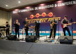 HAPPY HOUR END-OF-SHOW